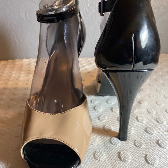 STYLE & COMPANY Nude and Black Peep-Toe Heel - Picture 6 of 16